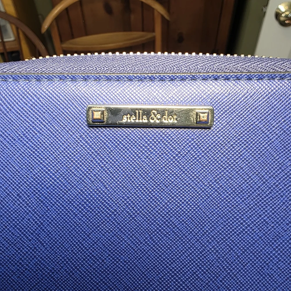 Stella & Dot stylish blue